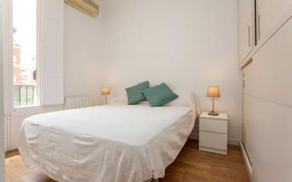 Bedroom of Flat for sale in  Barcelona Capital