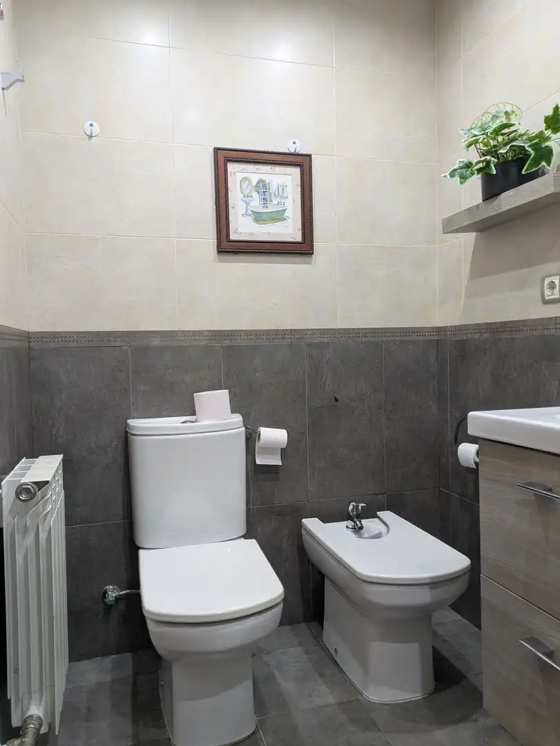 Baño de Piso en venta en Monzón con Aire acondicionado, Calefacción y Terraza