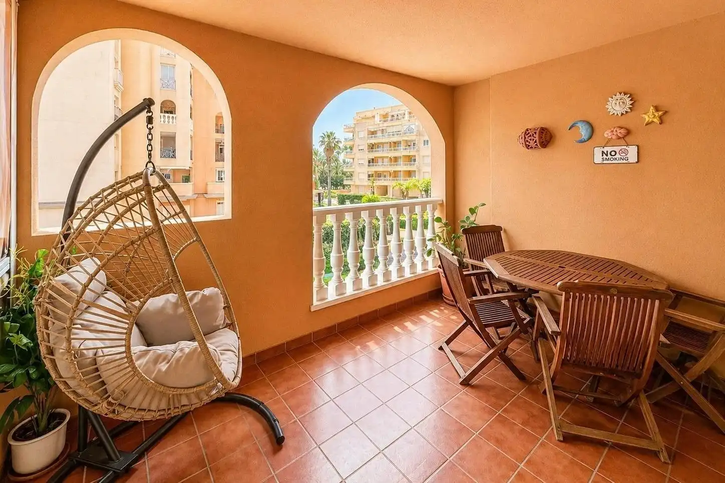 Apartament amb terrassa en venda a Avenida Av. Roentgen 5