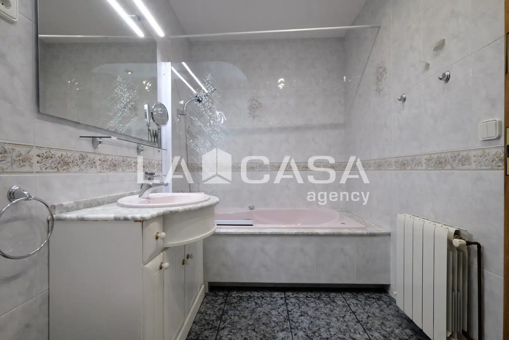 Flat for sale in Barcelona  with Heating and Terrace