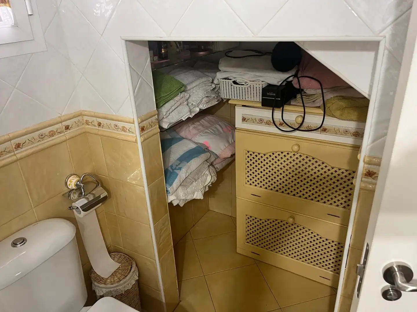 Baño de Casa adosada en venta en Dos Hermanas con Terraza y Amueblado
