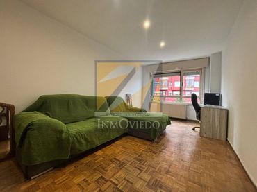 Piso con ascensor en venta en Calle Turina