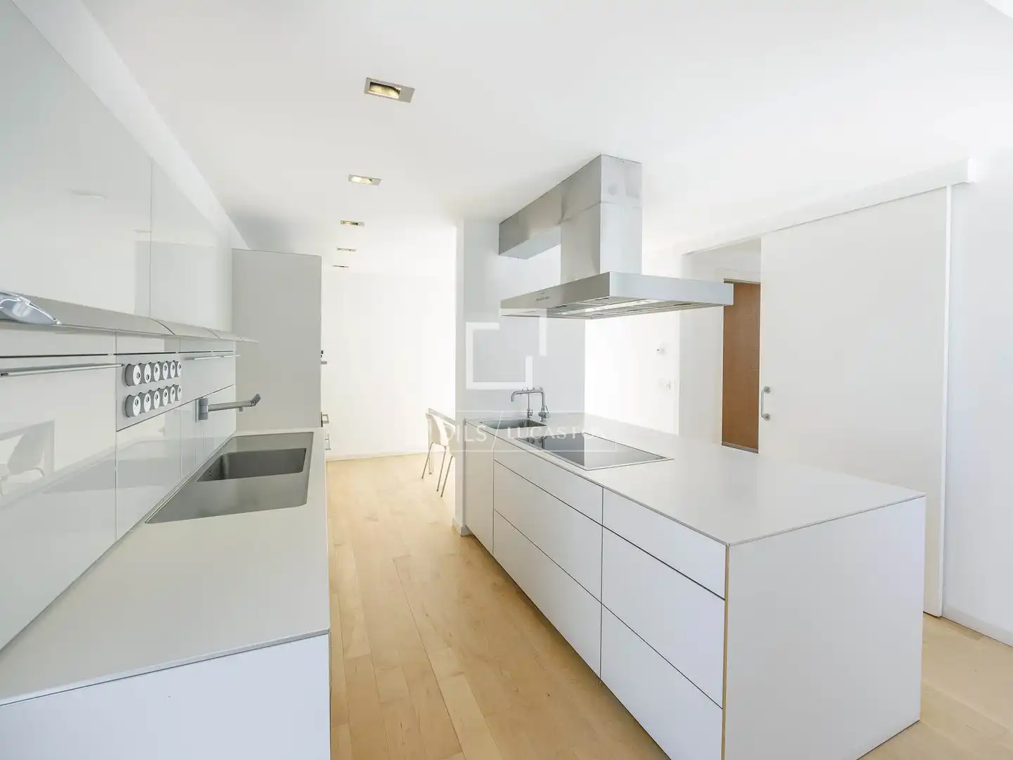 Kitchen of Houses for sale in Sagunto / Sagunt  with Air Conditioner, Parquet flooring and Swimming Pool