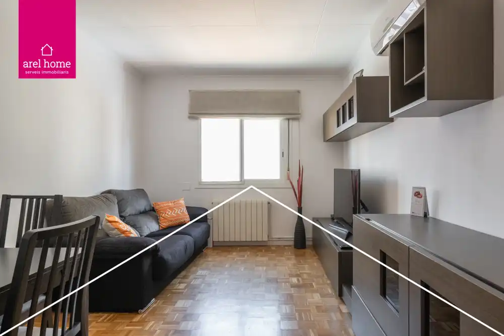 Living room of Flat for sale in Esplugues de Llobregat  with Air Conditioner and Parquet flooring