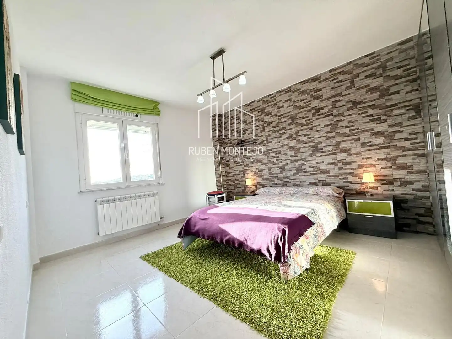 Schlafzimmer von Einfamilien-Reihenhaus zum Verkauf in Matilla de los Caños del Río mit Heizung, Privatgarten und Terrasse