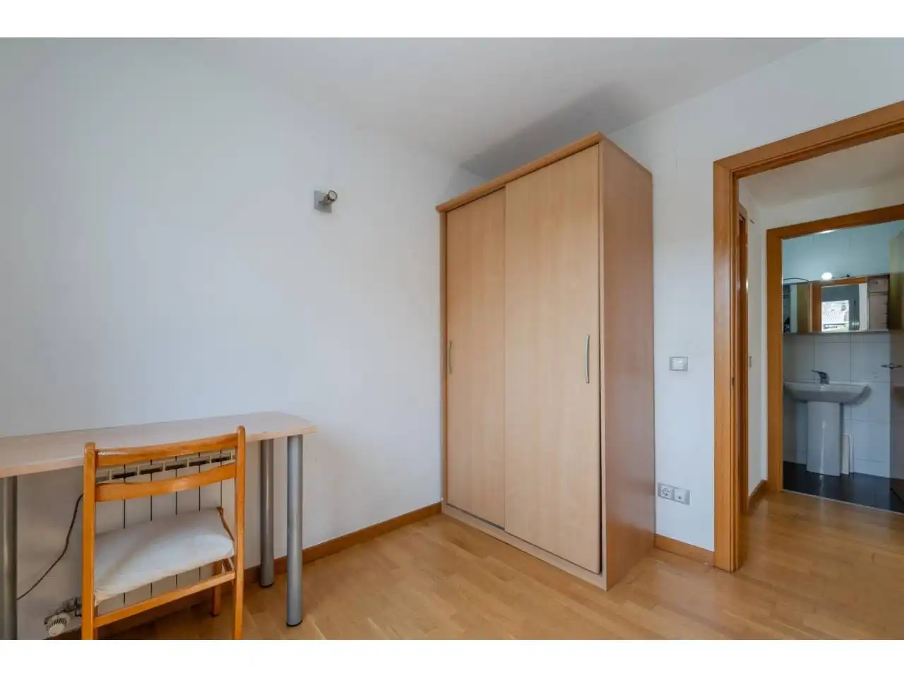 Schlafzimmer von Wohnung zum Verkauf in Girona mit Heizung und Balkon