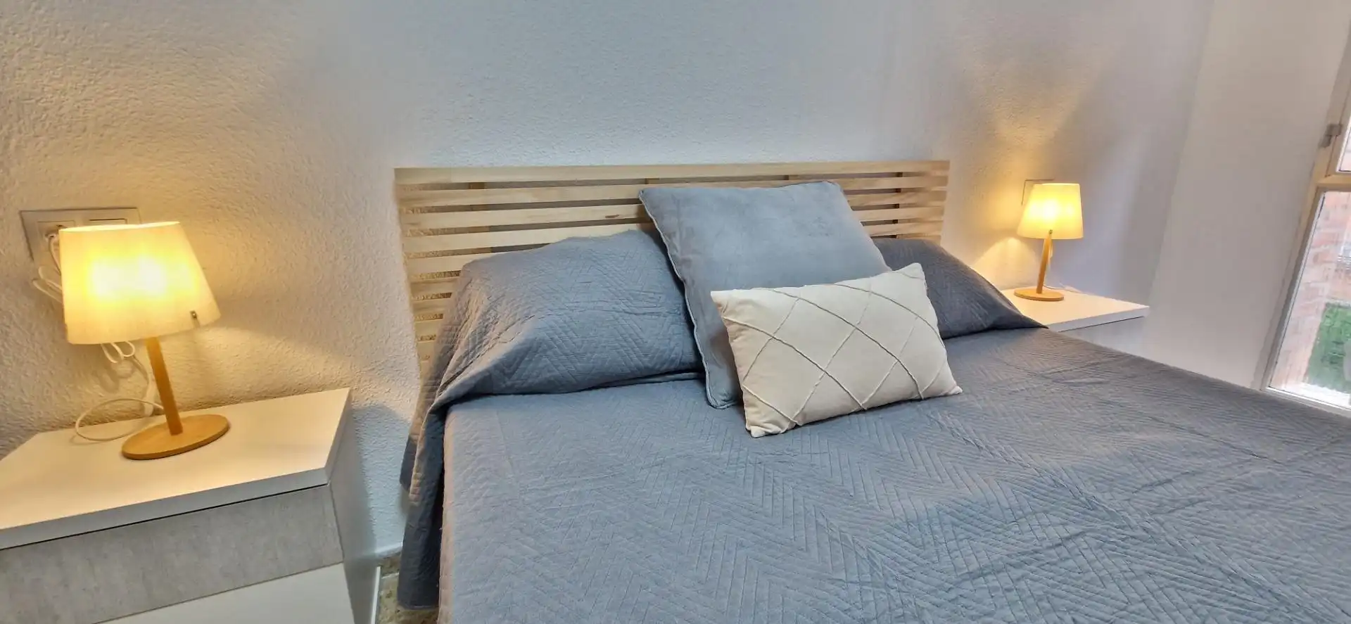 Schlafzimmer von Wohnung zur untervermieten in Córdoba mit Klimaanlage, Abstellraum und Balkon