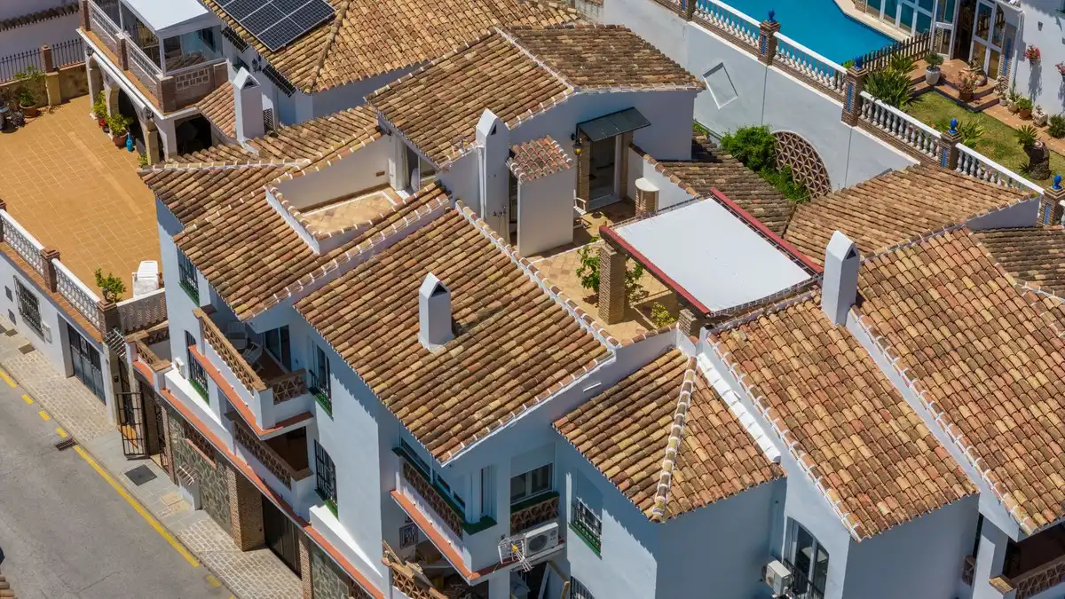 Vista exterior de Casa adosada en venda en Mijas amb Aire condicionat, Terrassa i Traster
