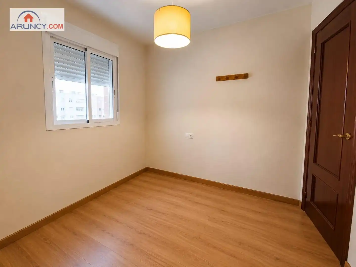 Habitación de Piso en venta en Sevilla con Aire acondicionado, Terraza y Amueblado