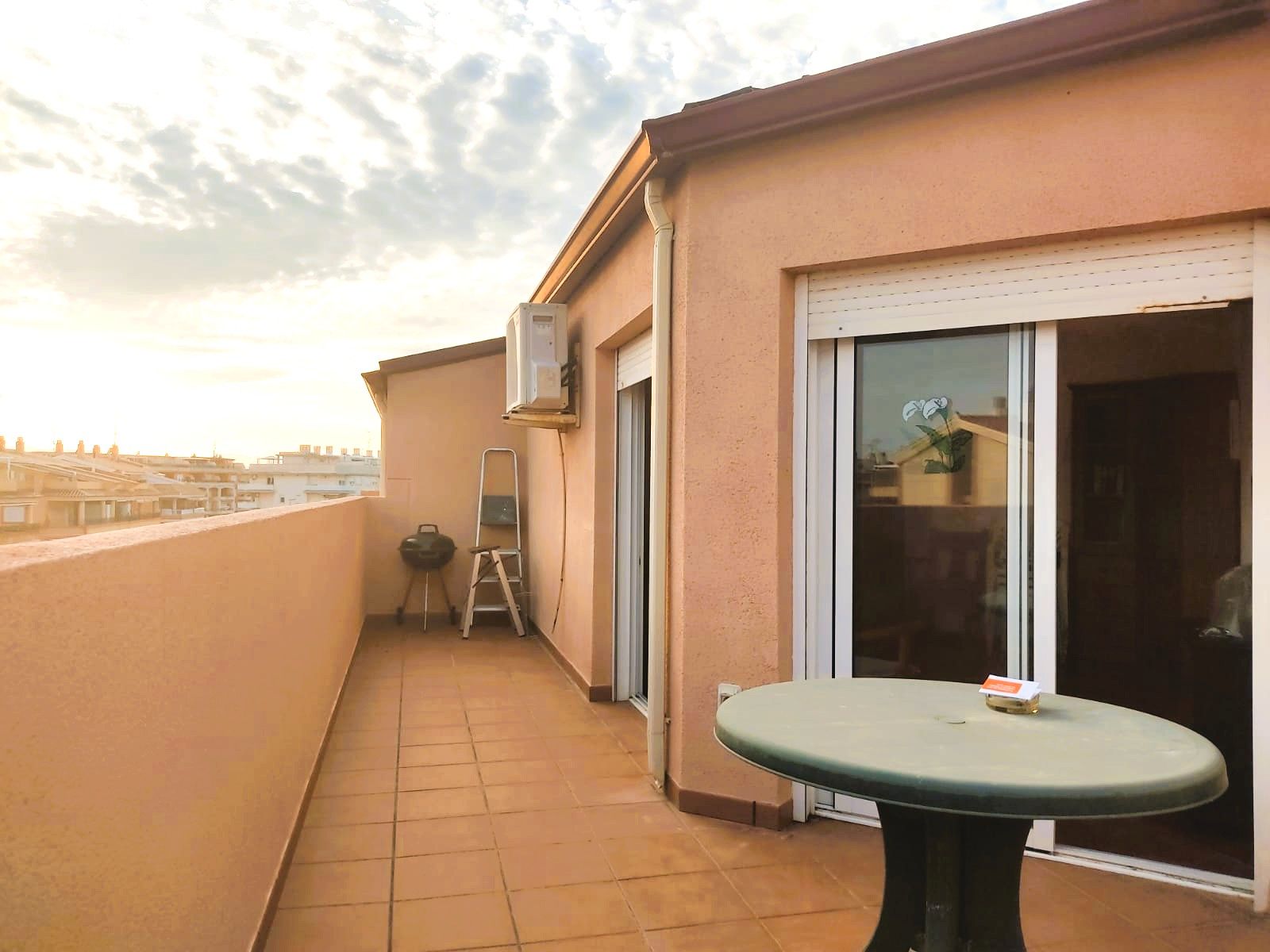Terrasse von Dachboden miete in Canet d'En Berenguer mit Klimaanlage, Möbliert und Gemeinschaftspool