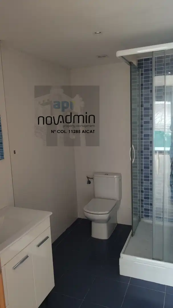 Bathroom of Flat for sale in Lleida  with Air Conditioner, Heating and Terrace