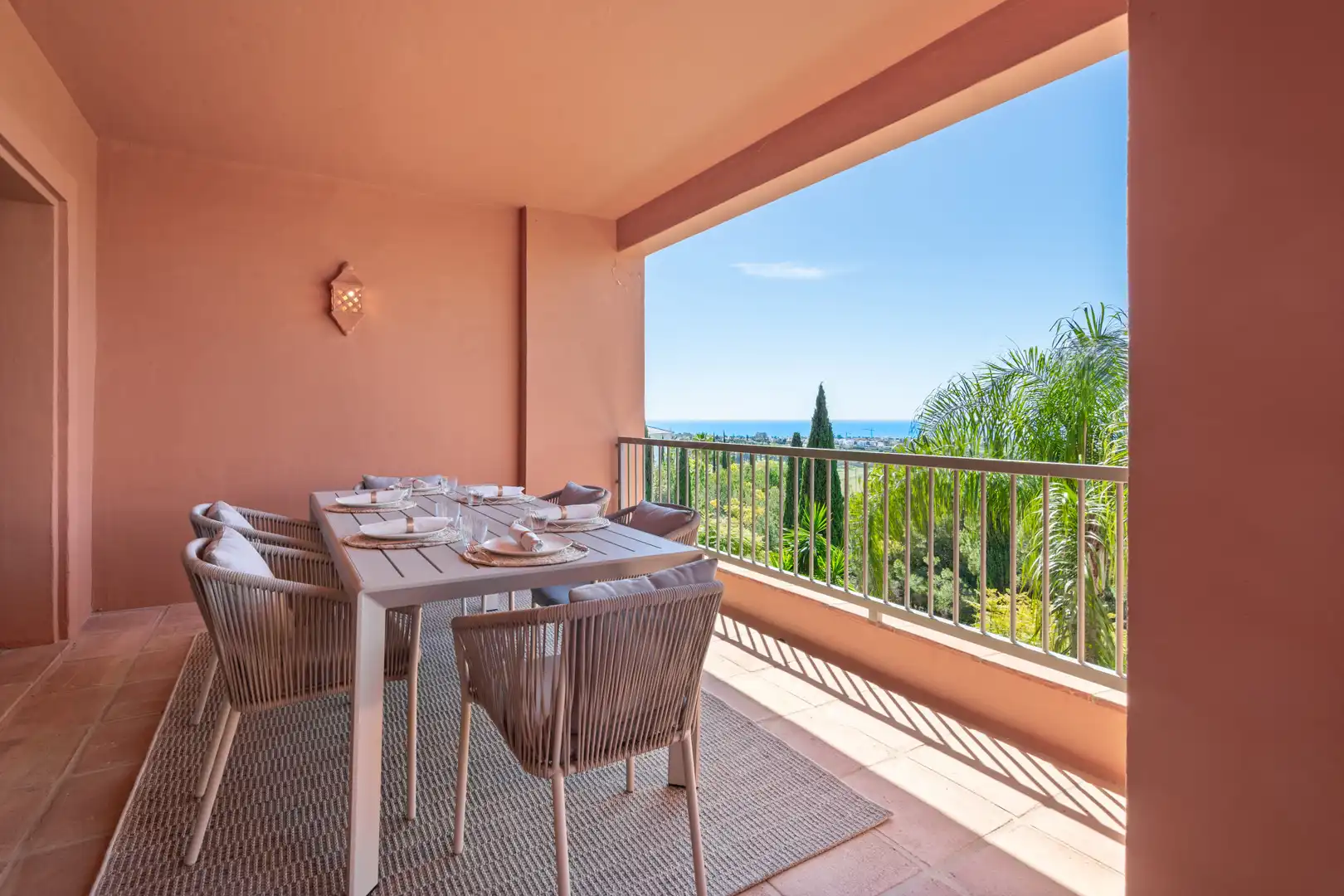 Terrassa de Apartament en venda en Benahavís amb Aire condicionat, Terrassa i Piscina