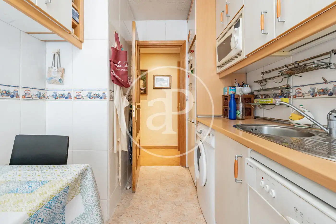 Cuina de Pis en venda en Madrid amb Calefacció, Terrassa i Moblat