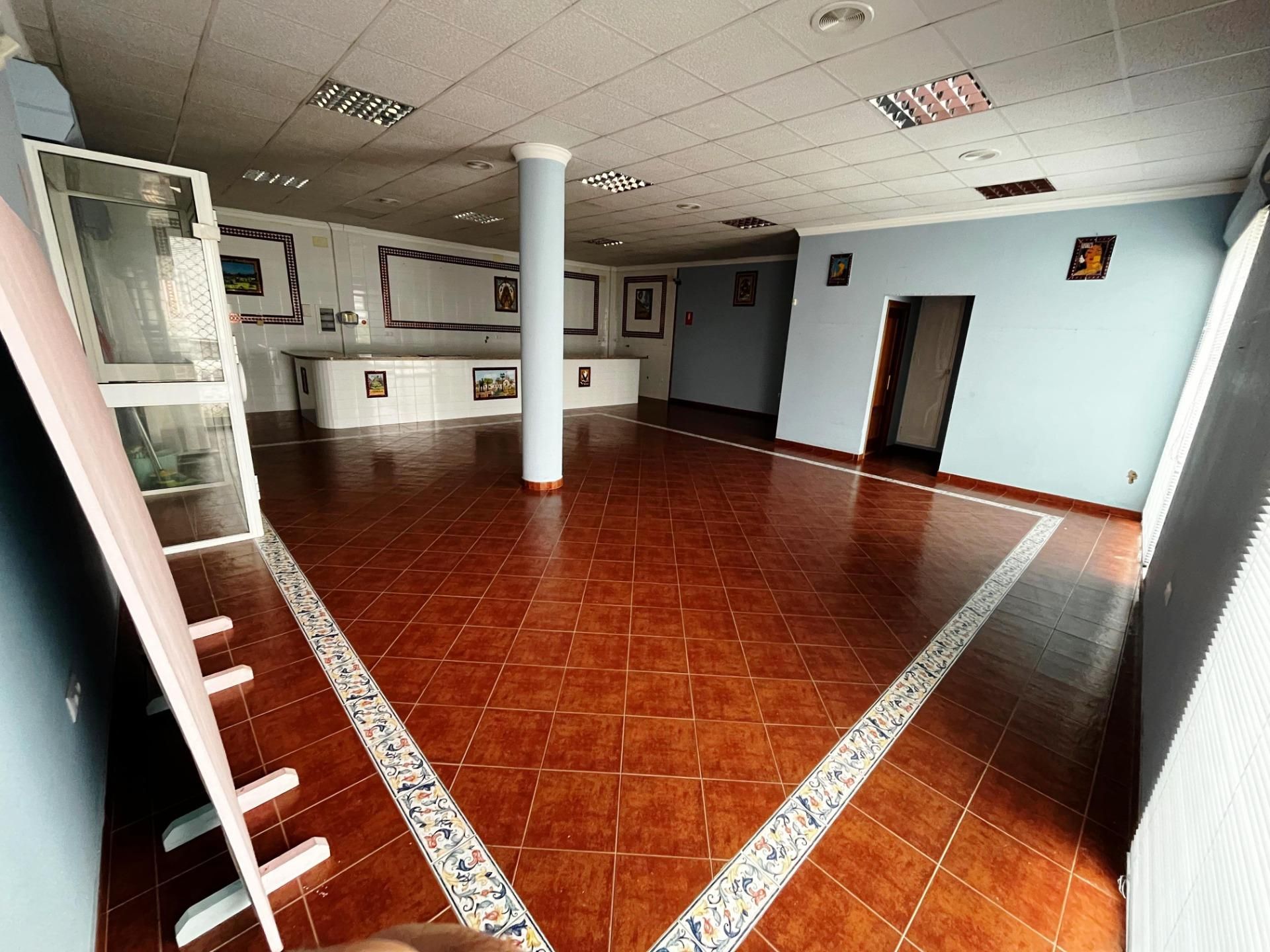 Local en venta en Umbrete con Aire acondicionado