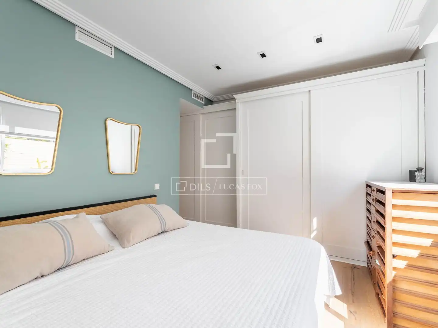 Bedroom of Flat for sale in Majadahonda  with Air Conditioner, Terrace and Swimming Pool