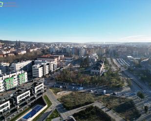 Vista exterior de Àtic en venda en Burgos Capital amb Terrassa i Balcó