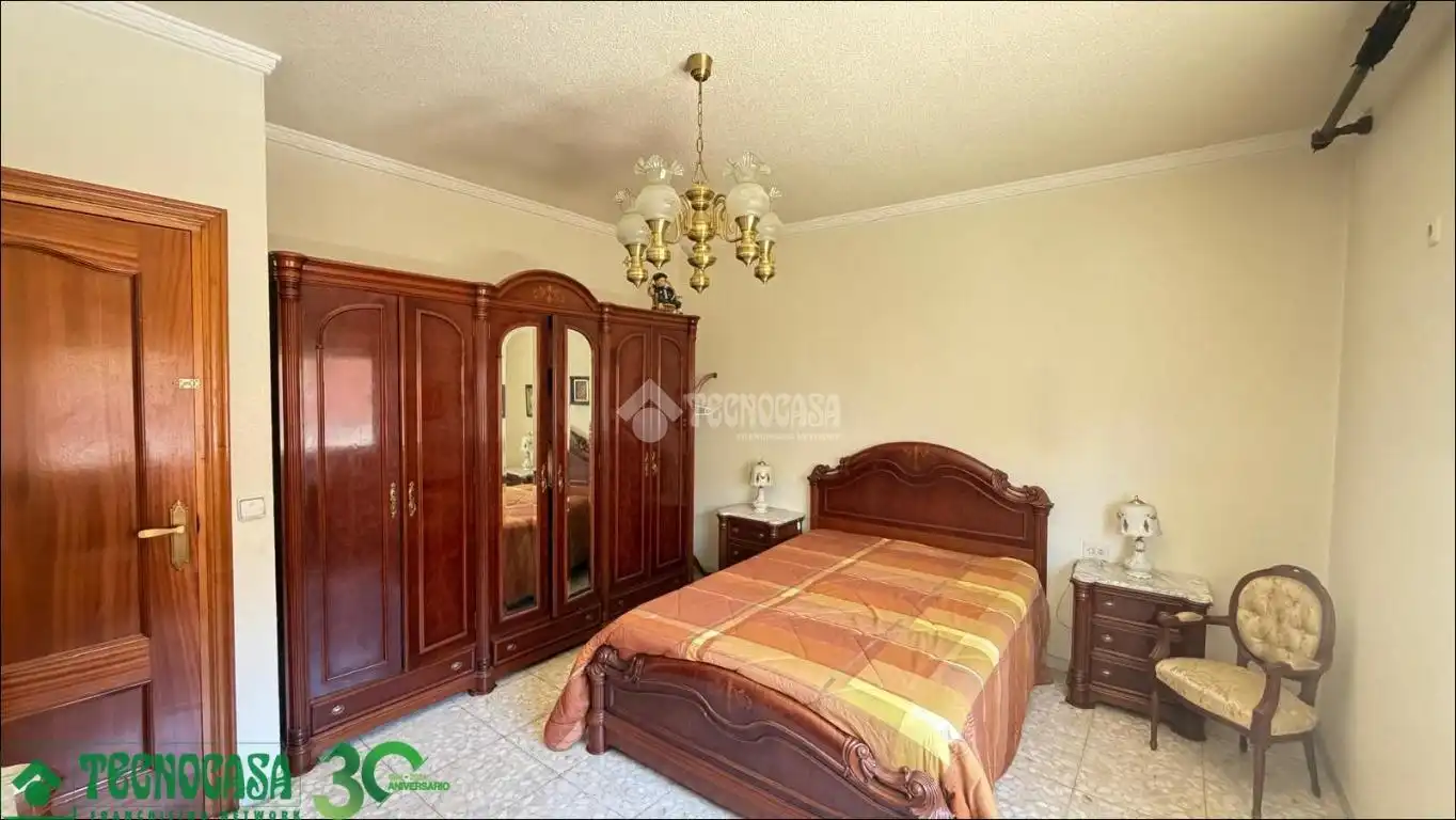 Dormitori de Casa adosada en venda en Alcázar de San Juan amb Calefacció, Jardí privat i Terrassa