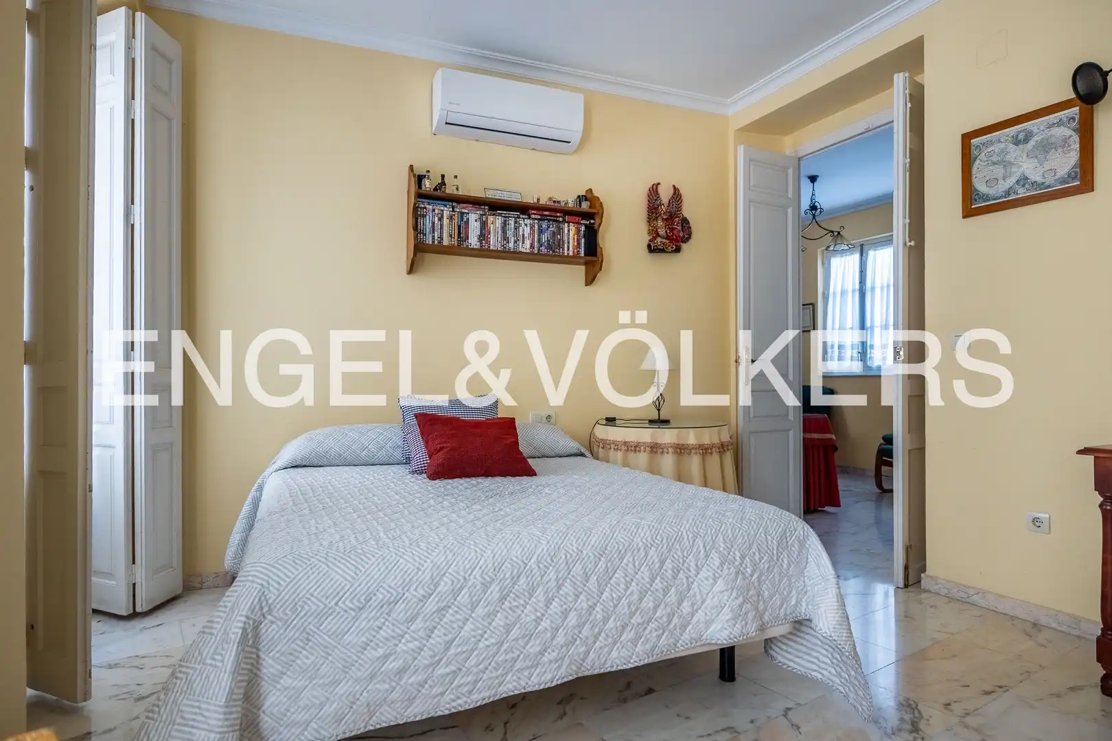 Schlafzimmer von Haus oder Chalet zum Verkauf in Sevilla mit Klimaanlage, Heizung und Balkon