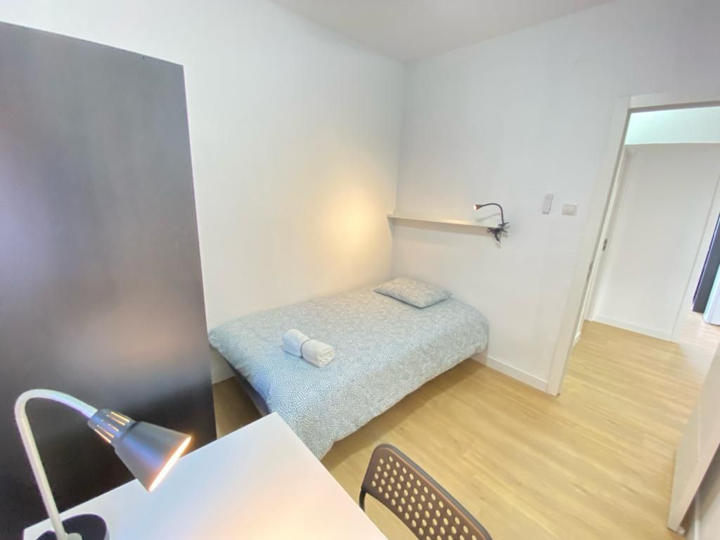 Flat to share in Avenida de Palomeras, 99, Palomeras Bajas