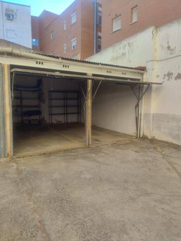 Garaje en Venta en Calle LIRIO, 3 en El Perchel