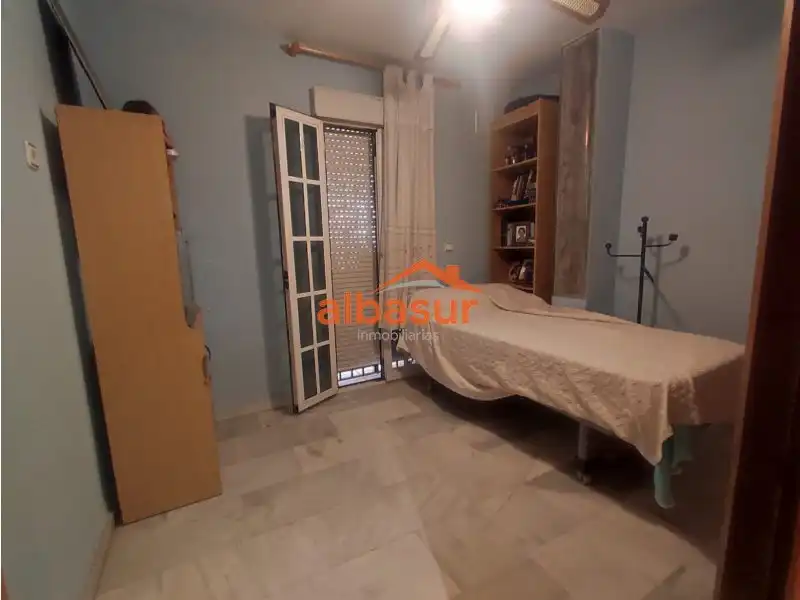 Dormitori de Casa o xalet en venda en Córdoba amb Aire condicionat, Calefacció i Terrassa