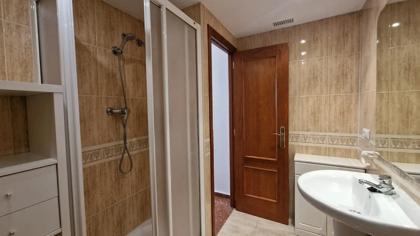 Flat with terrace to rent in Calle VINATEA, imagen 24
