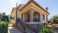 Vista exterior de Casa o xalet en venda en La Zubia amb Terrassa i Piscina