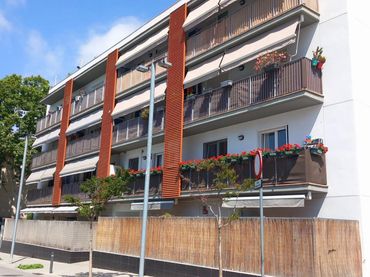 Pis amb ascensor en venda a Turia 3