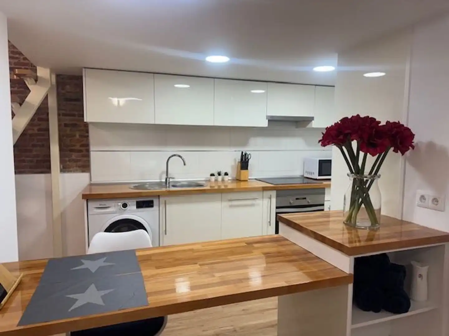 Cocina de Piso de alquiler en Madrid con Calefacción y Alarma