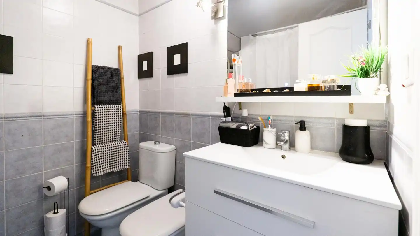 Baño de Casa adosada en venta en Santa Pola con Aire acondicionado, Jardín privado y Terraza