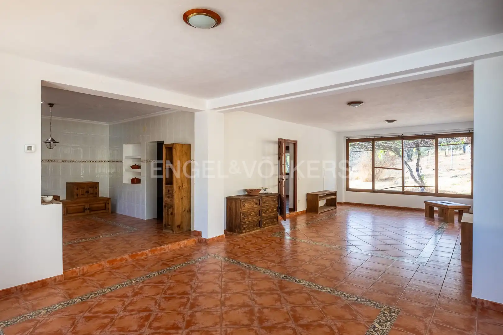 Sala de estar de Finca rústica en venta en El Castillo de las Guardas con Calefacción, Jardín privado y Terraza