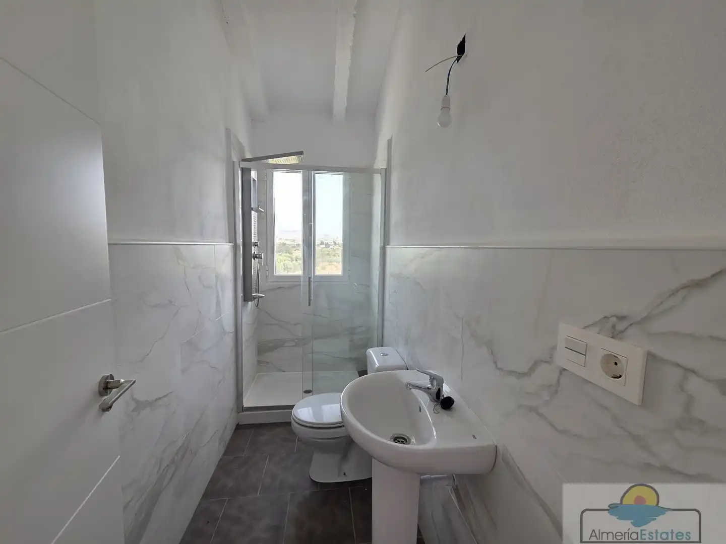 Baño de Casa o chalet en venta en Fines con Terraza