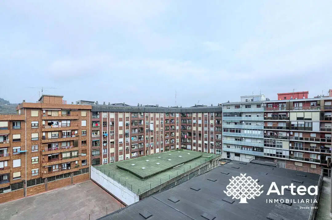 Flat for sale in Zorrotza