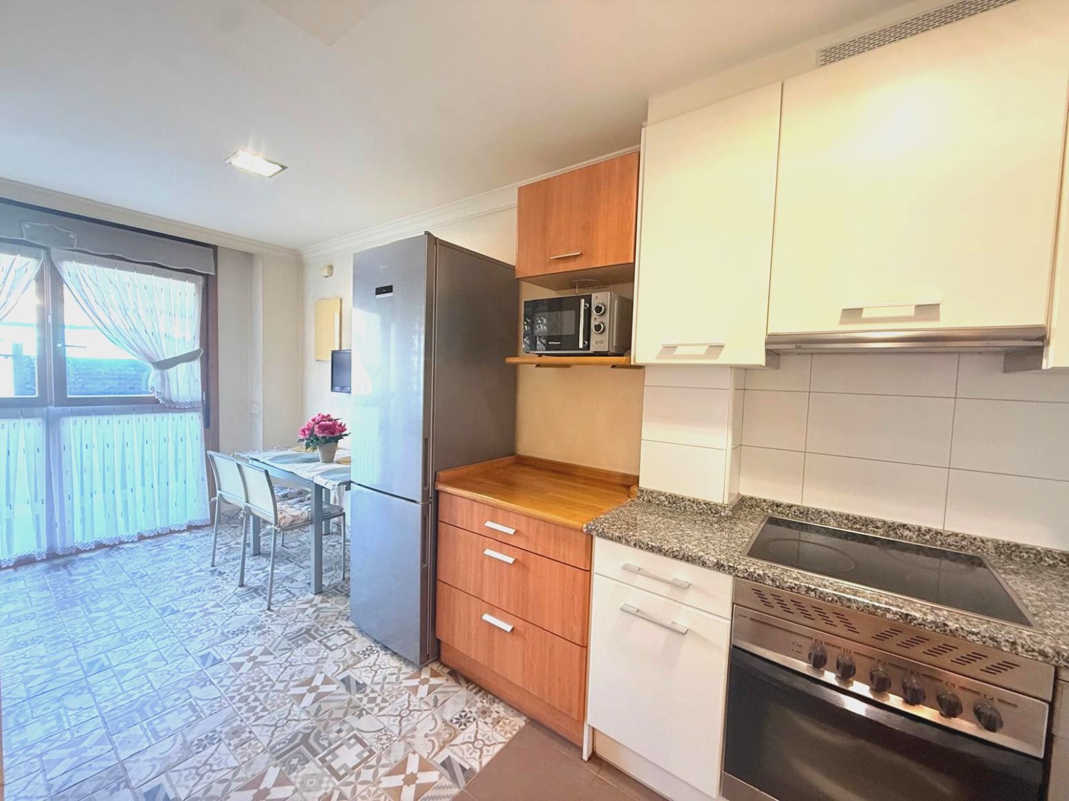 Cuina de Pis en venda en Avilés amb Calefacció, Terrassa i Moblat