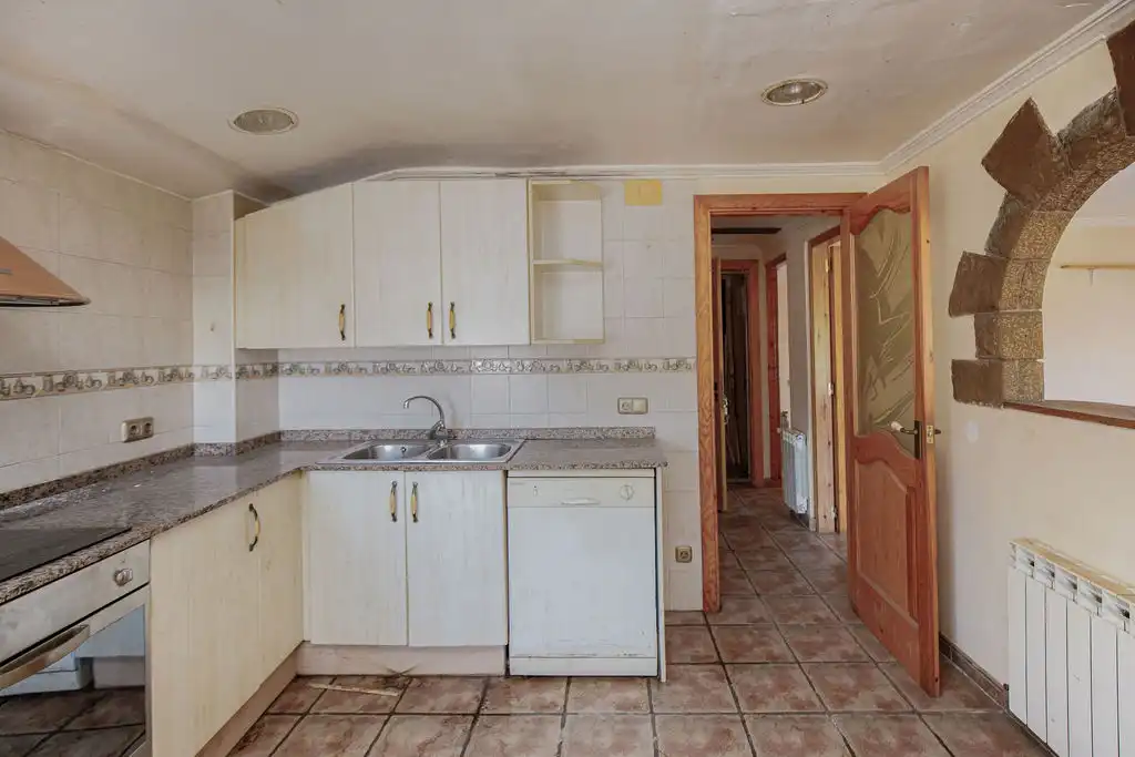 Cocina de Dúplex en venta en Mieres (Girona) con Calefacción
