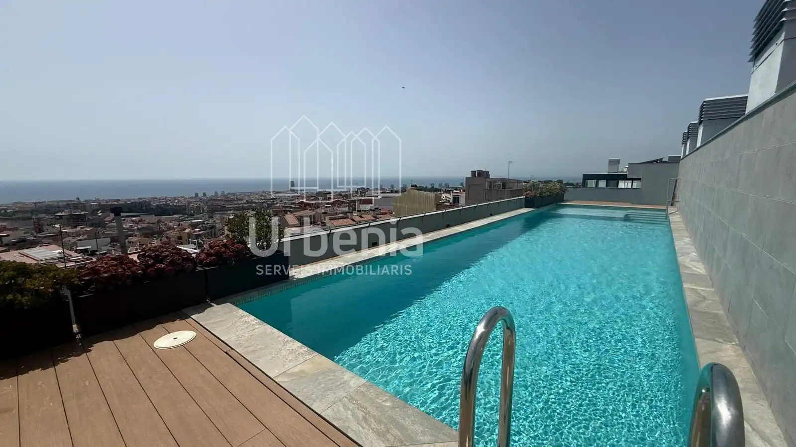 Piscina de Piso de alquiler en Mataró con Aire acondicionado, Calefacción y Terraza