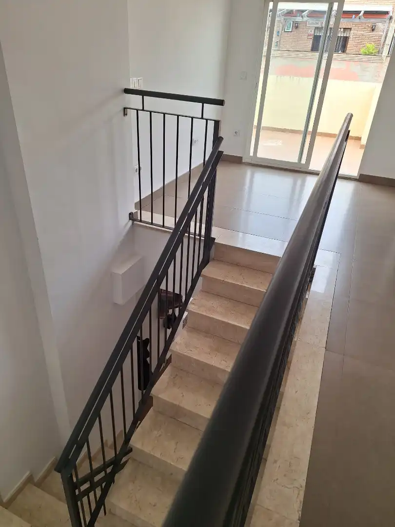 Dachboden zur Miete in Carrer del Poeta Llorente, Centro Ciudad