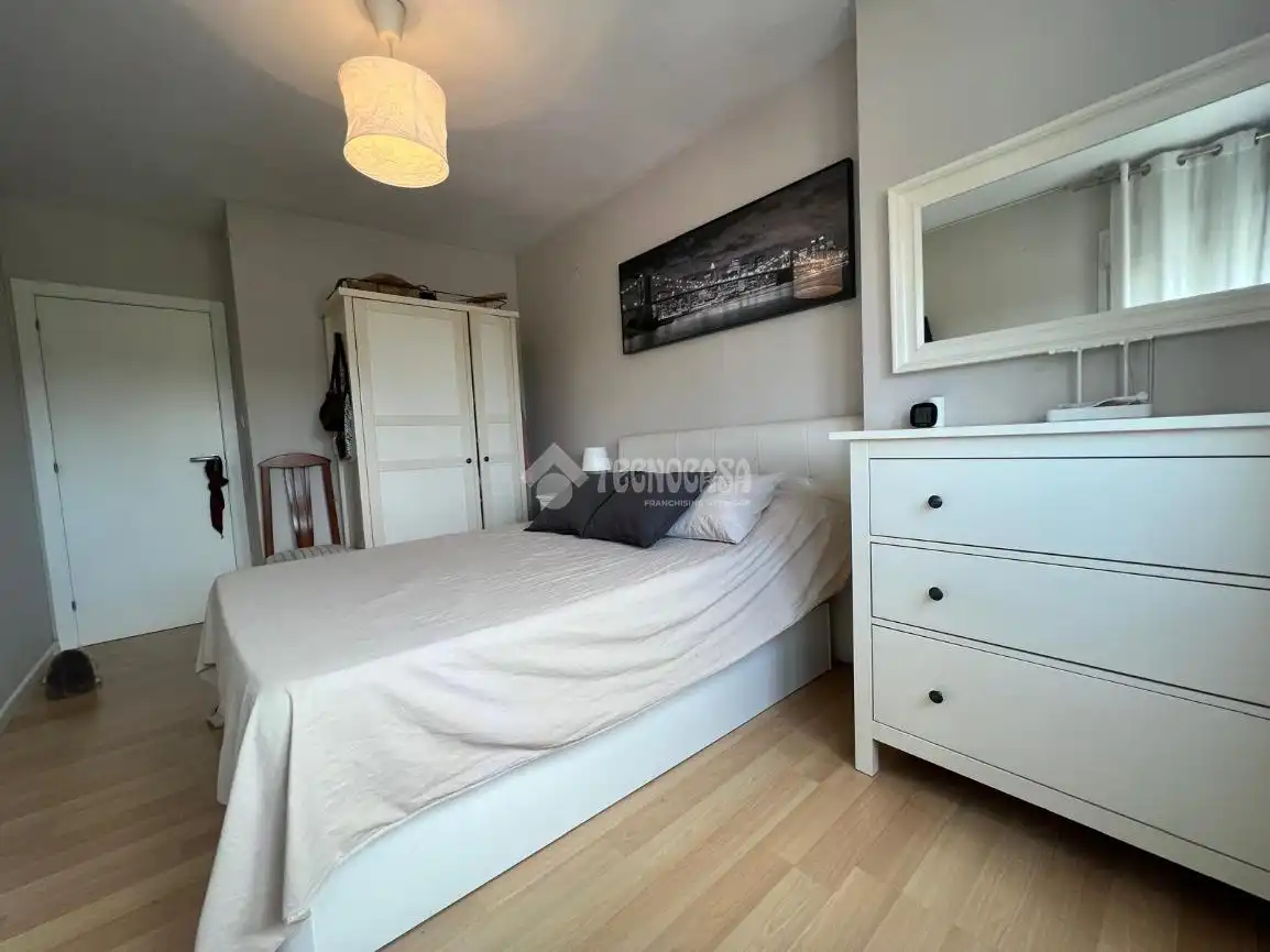 Bedroom of Flat for sale in Zaragoza  with Heating, Terrace and Furnished