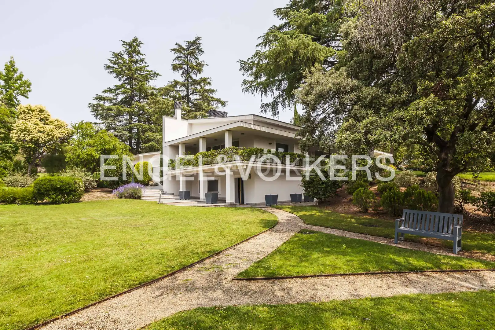 Vista exterior de Casa o xalet de lloguer en La Moraleja amb Aire condicionat, Calefacció i Jardí privat