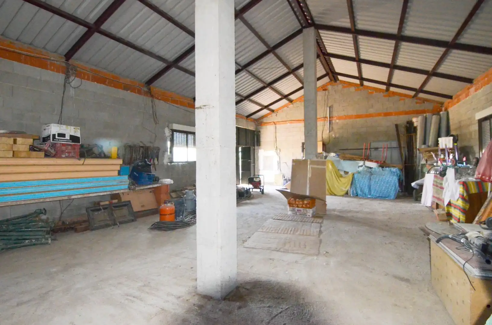Industrial buildings for sale in Calvarrasa de Arriba