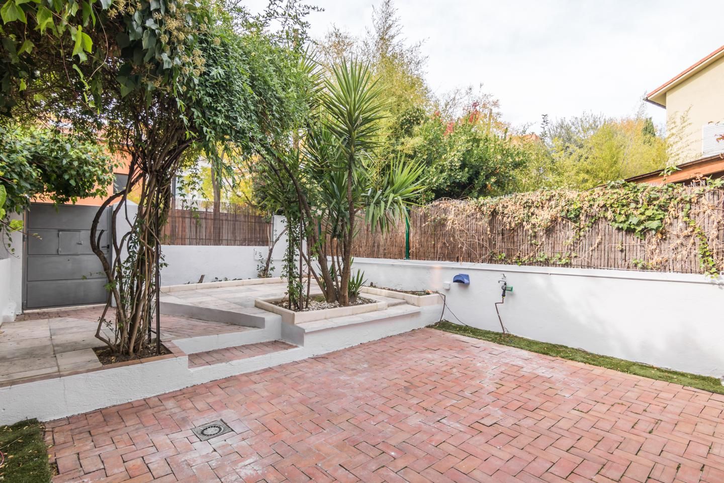 Terrace of Single-family semi-detached to rent in  Madrid Capital  with Air Conditioner, Heating and Private garden