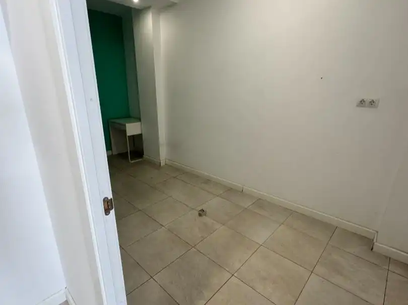 Local de alquiler en Alicante / Alacant con Aire acondicionado y Amueblado
