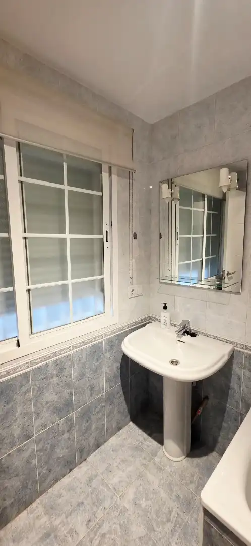 Bany de Apartament de lloguer en Torrox amb Aire condicionat, Calefacció i Terrassa