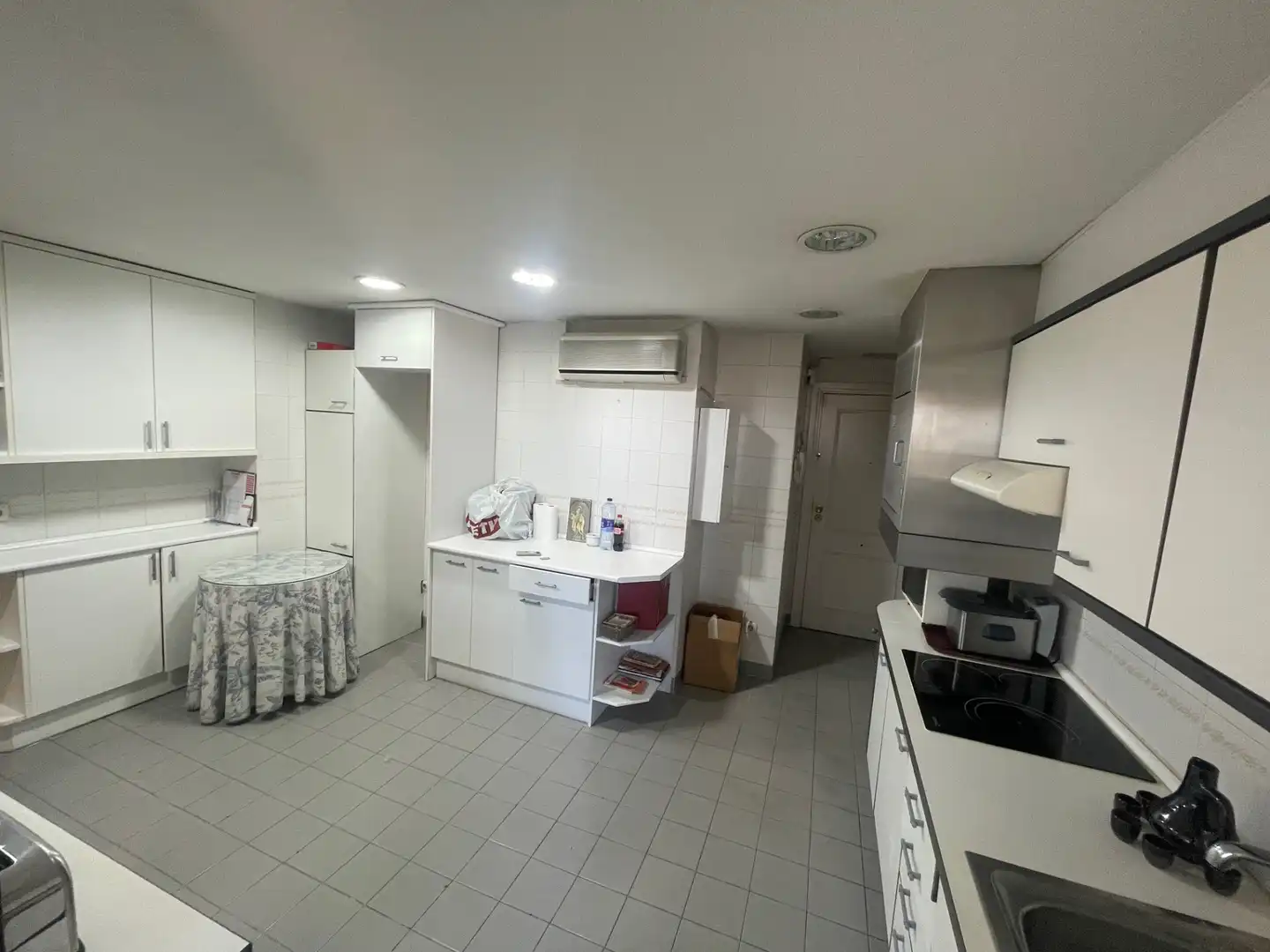 Cocina de Ático en venta en Pozuelo de Alarcón con Aire acondicionado, Calefacción y Jardín privado