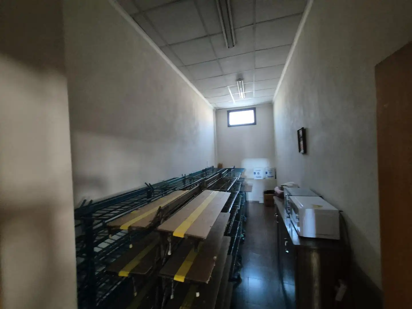 Fabrikhallen zur Miete in Elda