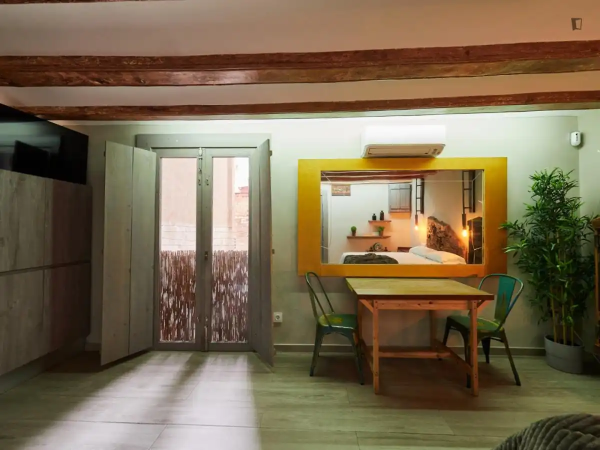 Estudio de alquiler en El Raval