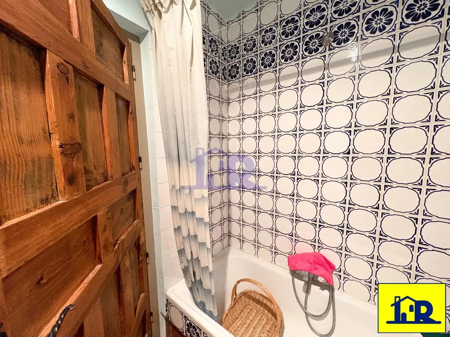 Bathroom of Duplexes for sale in Cuenca  with Heating