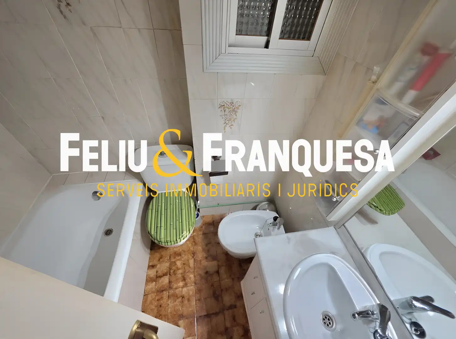 Bathroom of Flat for sale in El Coll