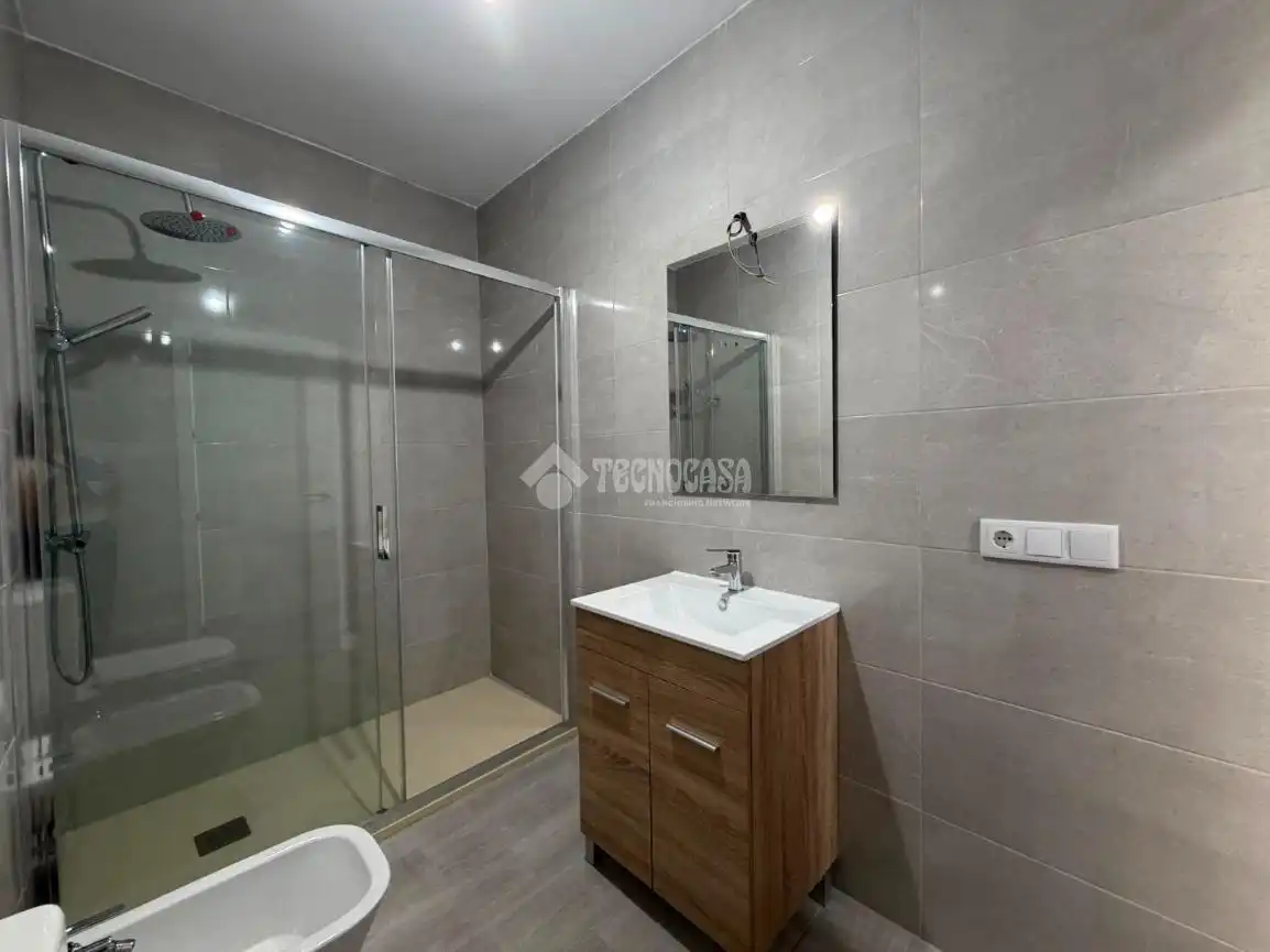 Badezimmer von Wohnung zum Verkauf in Isla Cristina mit Balkon