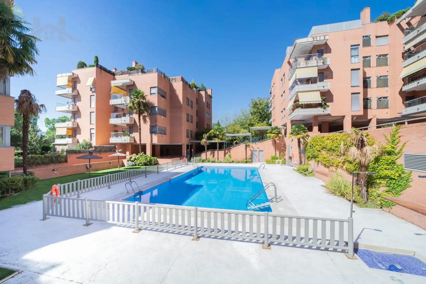 Schwimmbecken von Wohnung zum Verkauf in Alcobendas mit Klimaanlage, Heizung und Parkett